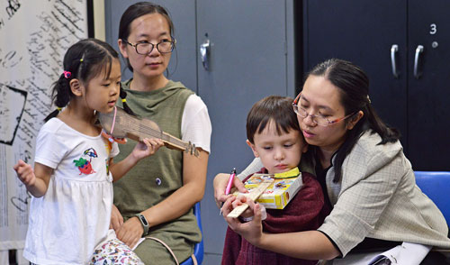 Hochstein Suzuki Strings class